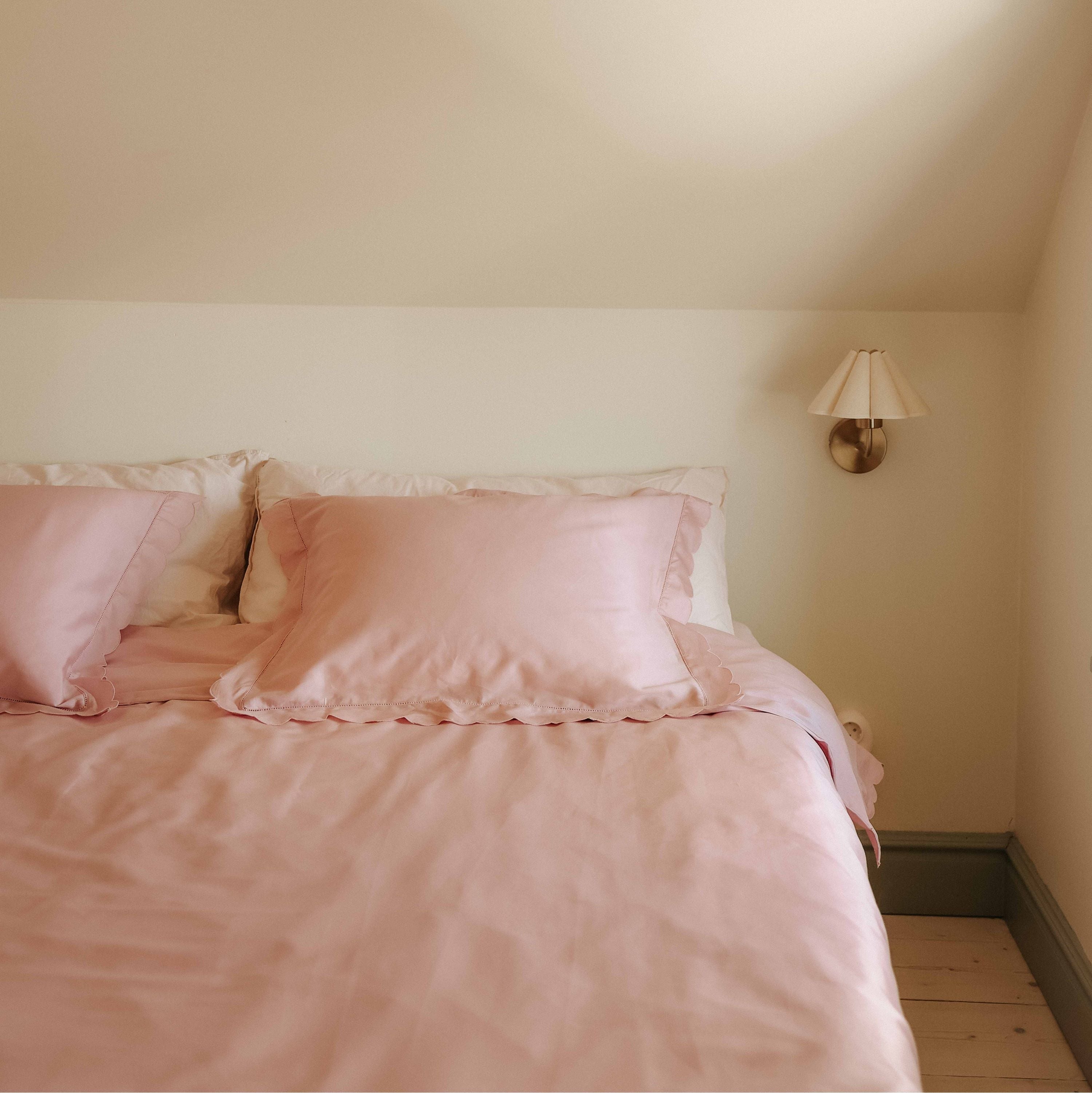 Scalloped Starlight Full/Queen Duvet Cover - Rose