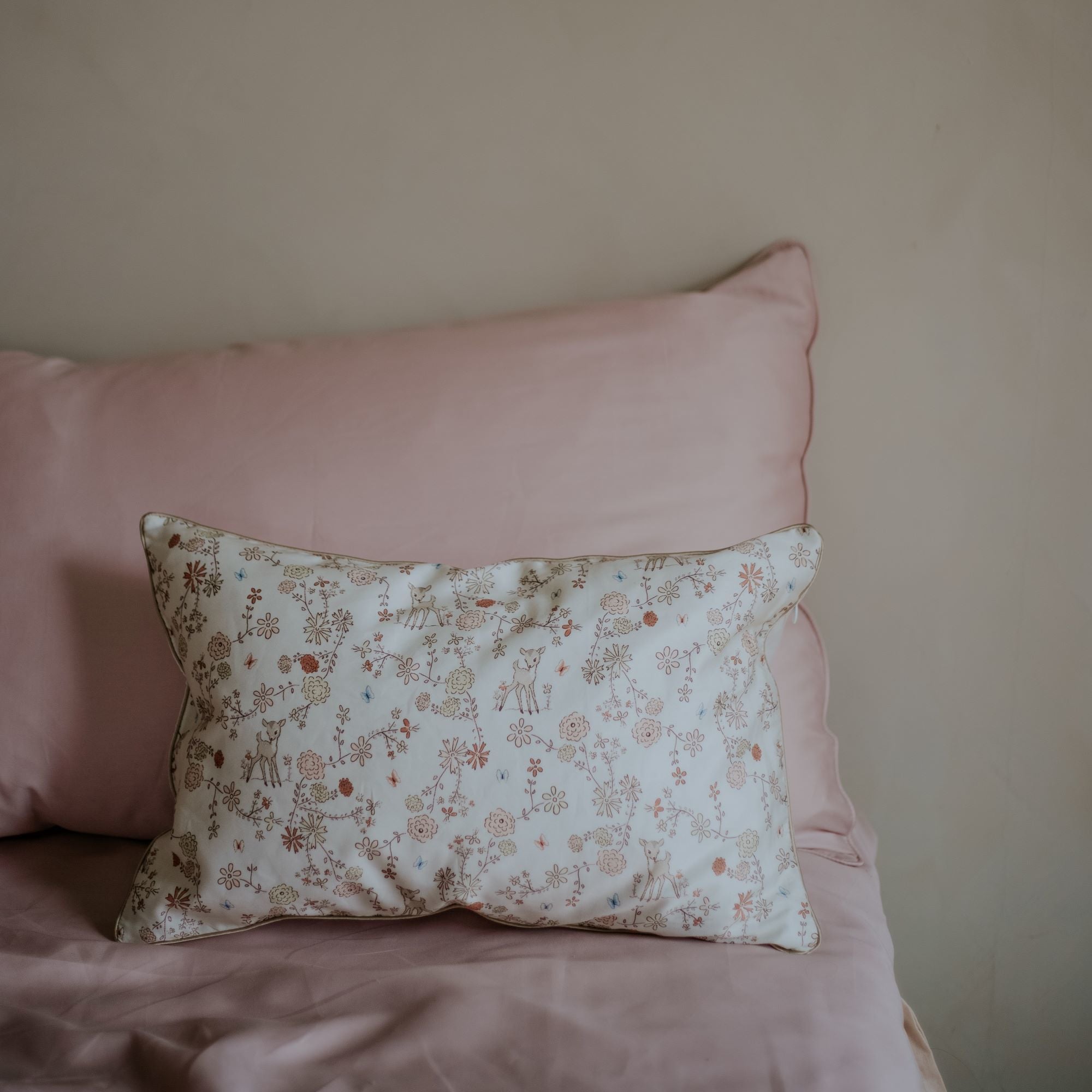 Into the Woodlands Standard Pillowcase Set - Ivory