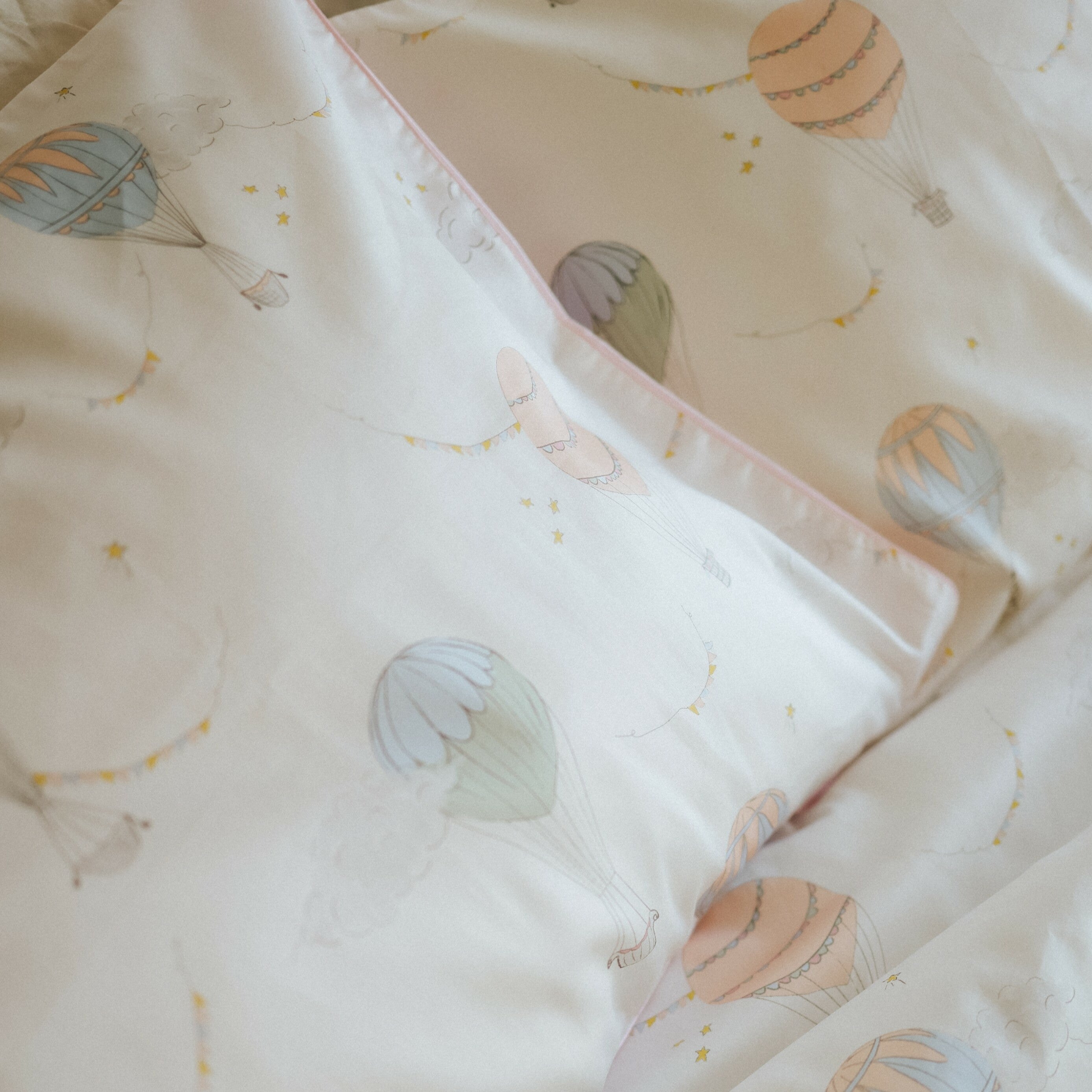 Touch The Sky Full/Queen Duvet Cover - Pink