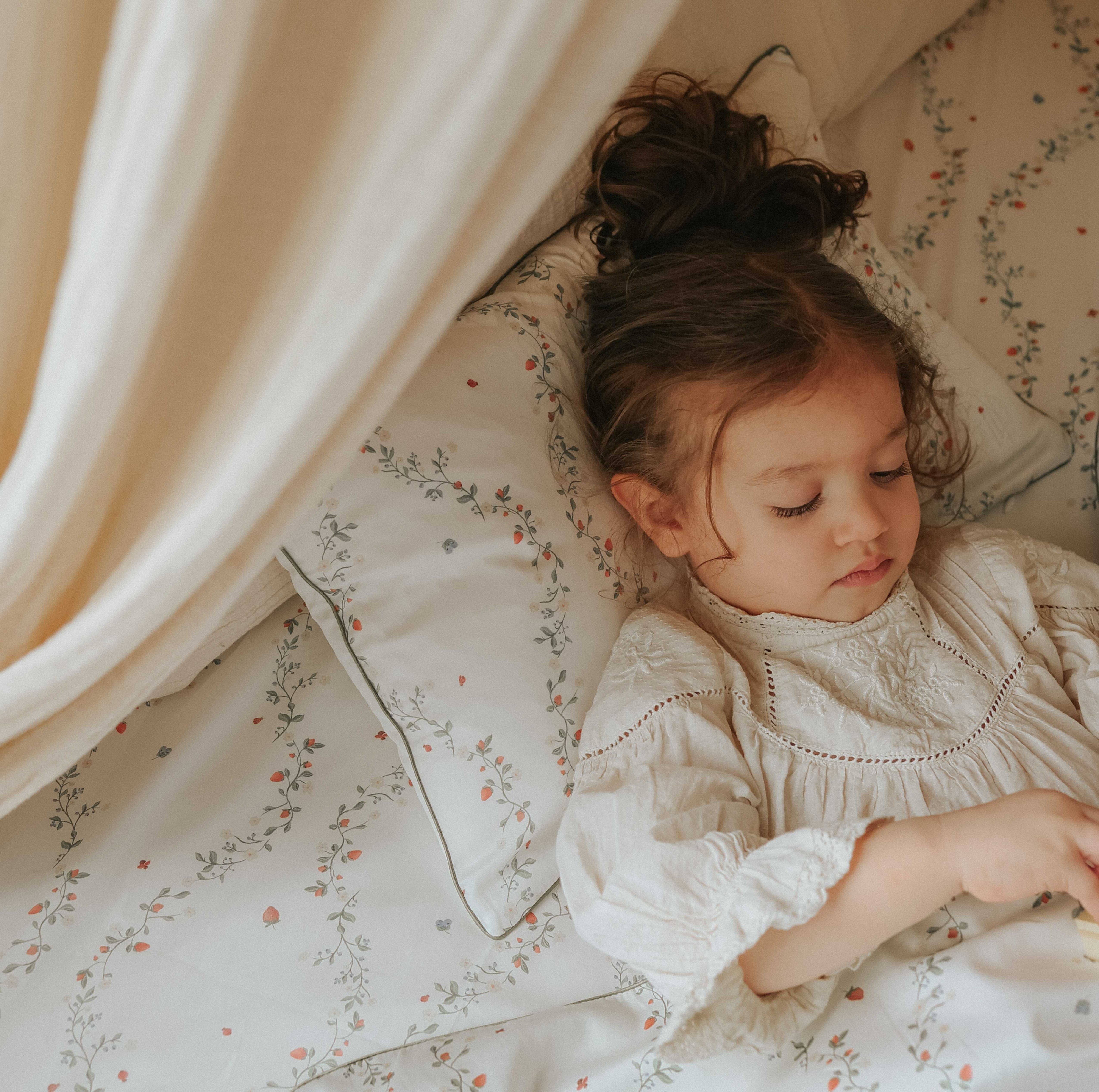 Botanical Berries Toddler Duvet - Ivory