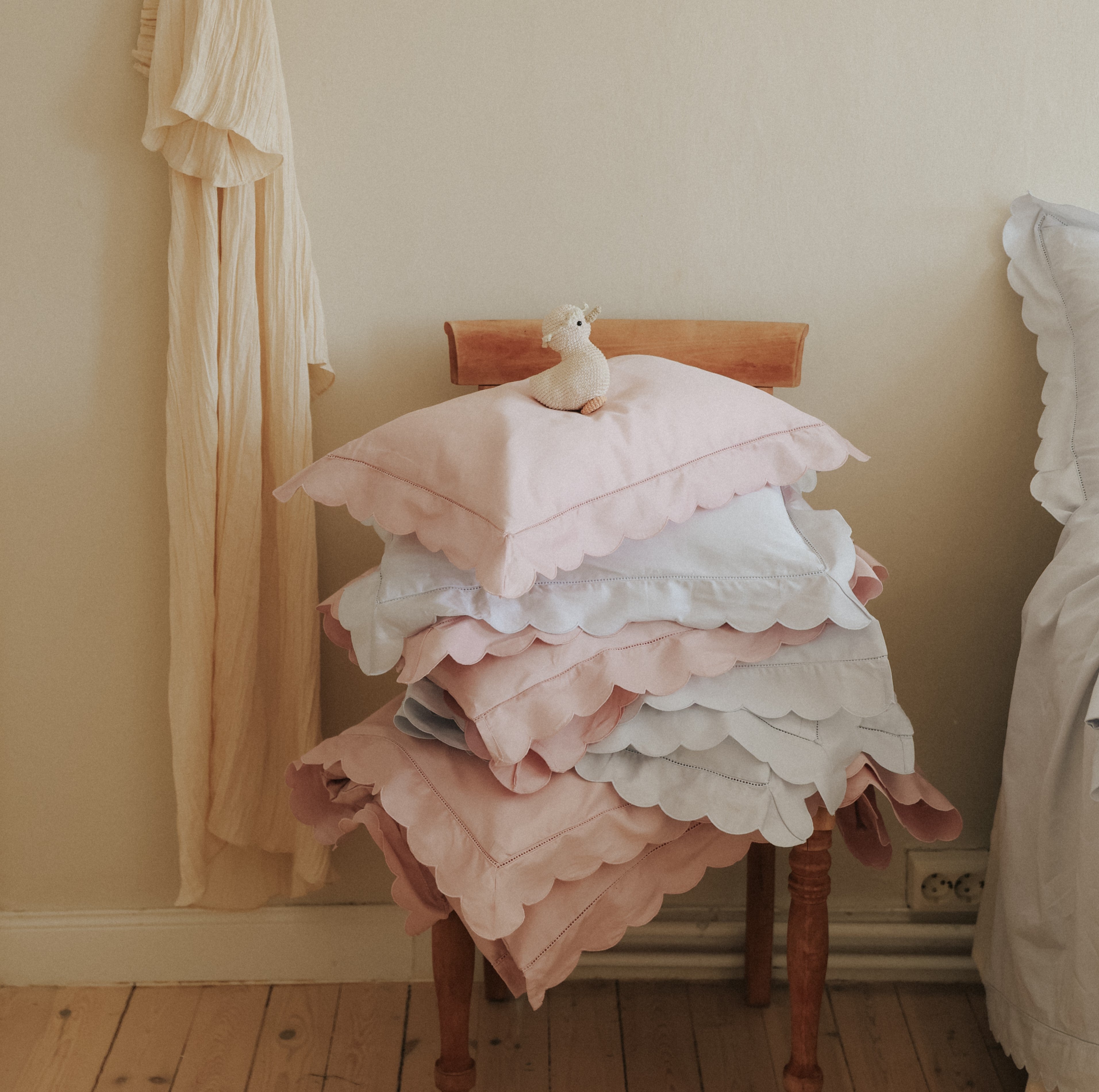 Scalloped Starlight Twin Set - Rose