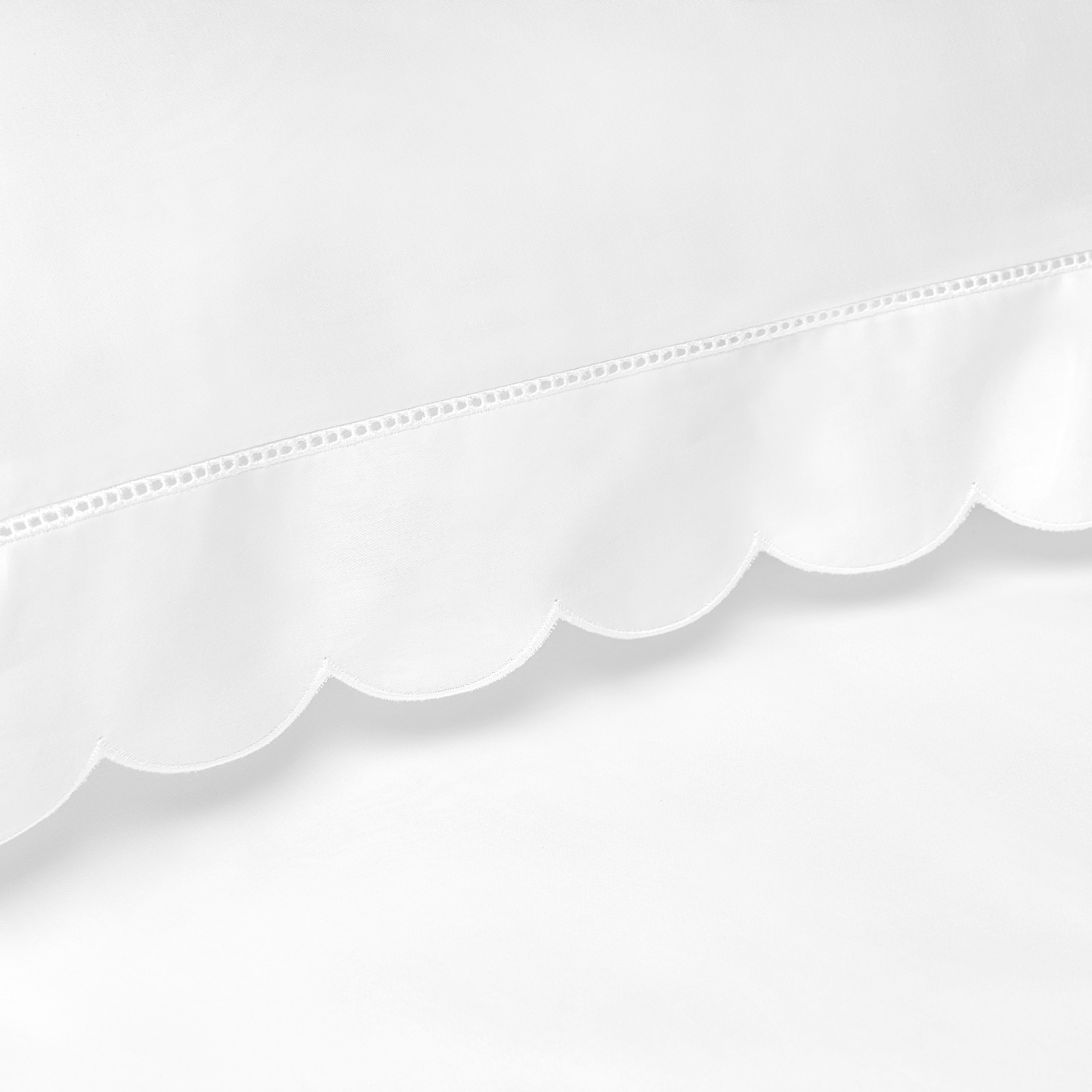 Scalloped Starlight Twin Set - White