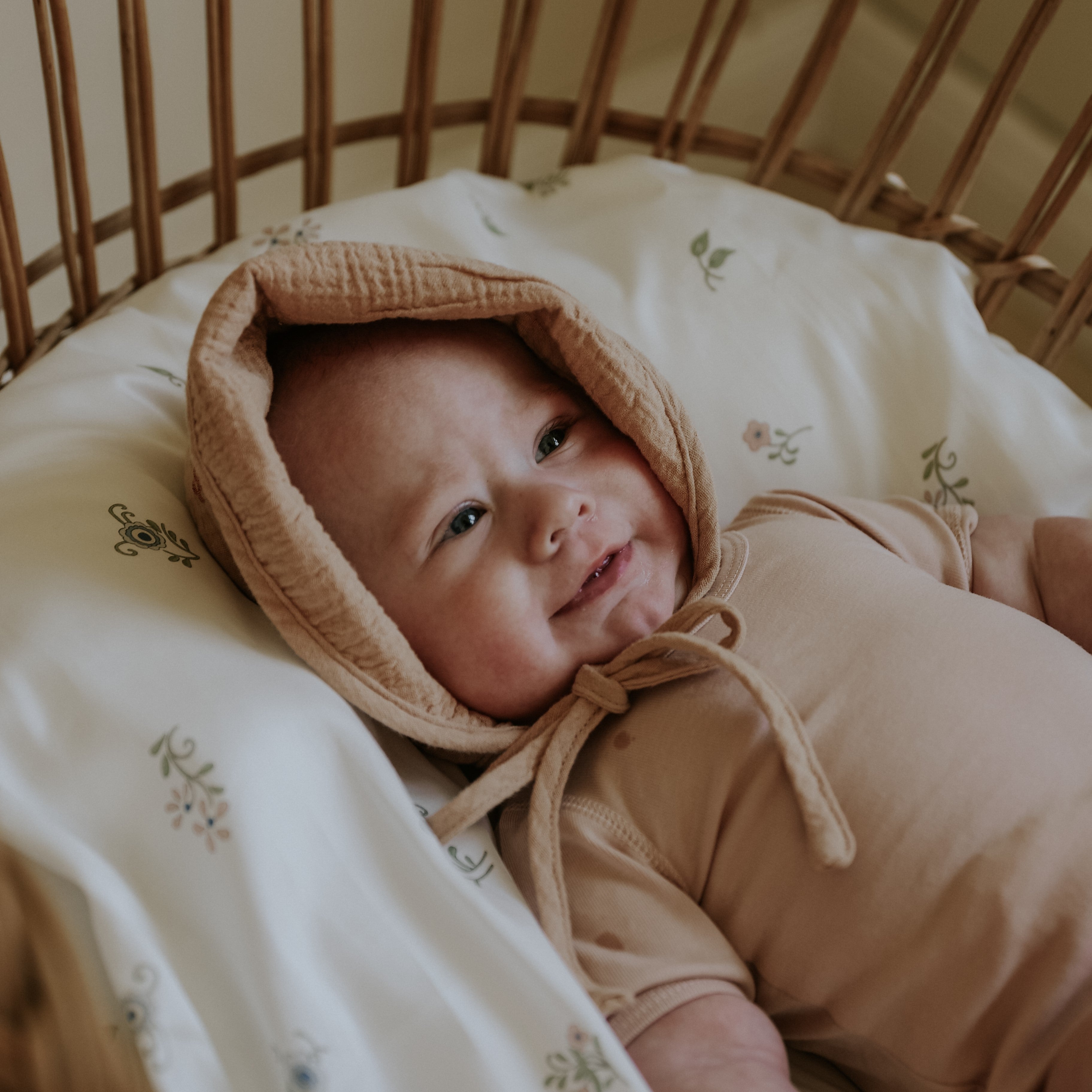 Fleur + Stripe Crib Sheet - Ivory