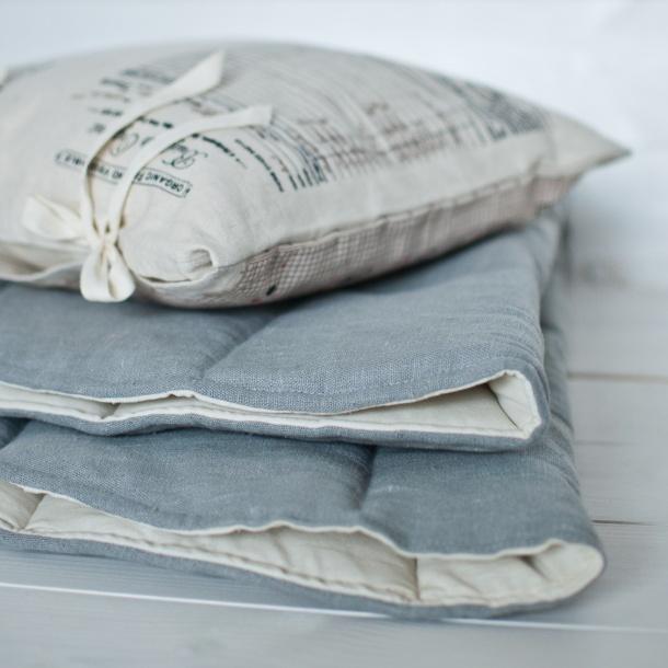 Teepee with Pompoms and Round Mat Set - Grey/Natural